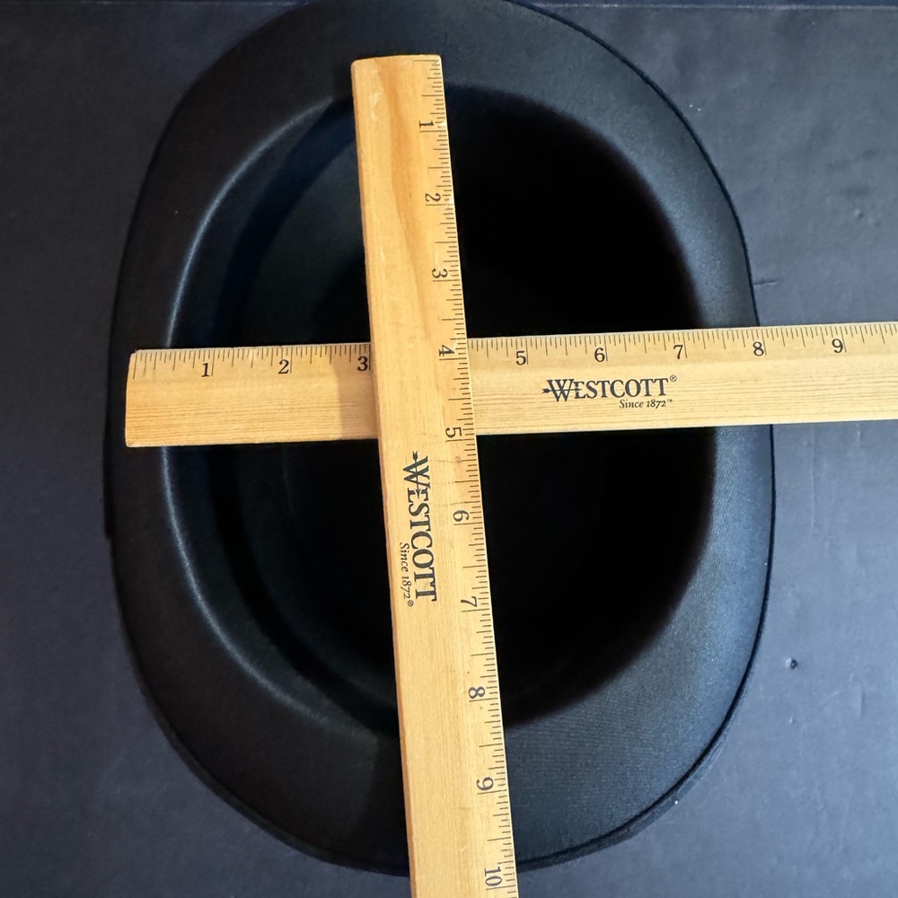 Vintage satin top hat with black ribbon band.Measurements in listing photo - Picture 6 of 9